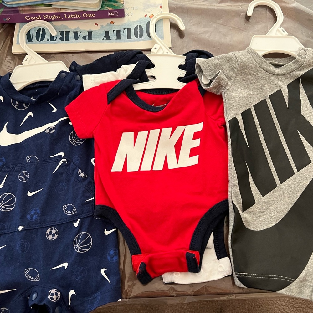 Nike newborn clothes bundle